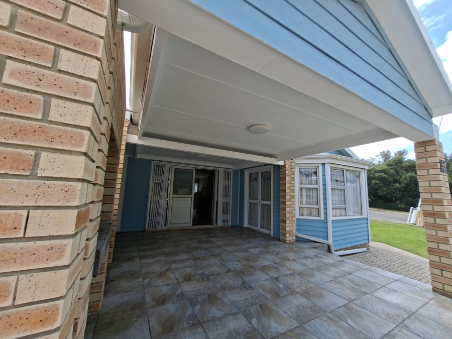 4 Bedroom Property for Sale in Hartenbos Central Western Cape